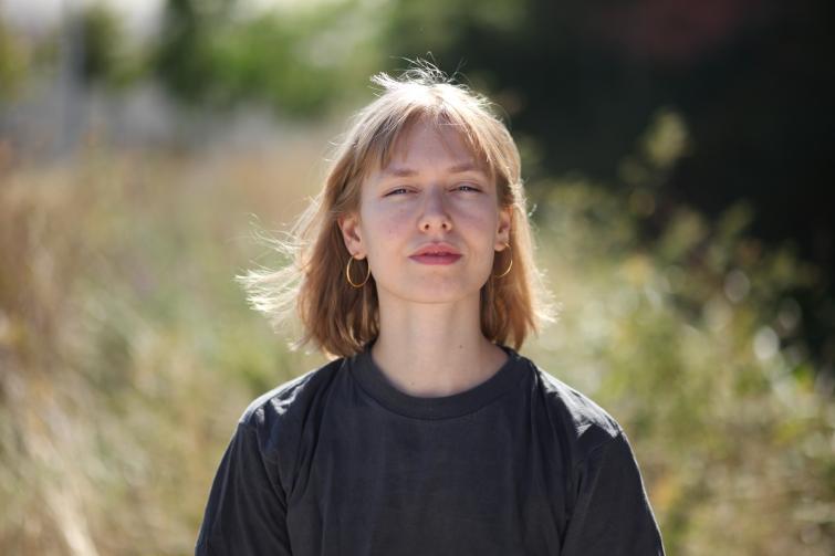 Liora Jaccottet est une comédienne et metteuse en scène originaire de Paris. Elle est diplômée de l'Ecole de la Comédie de Saint Etienne.