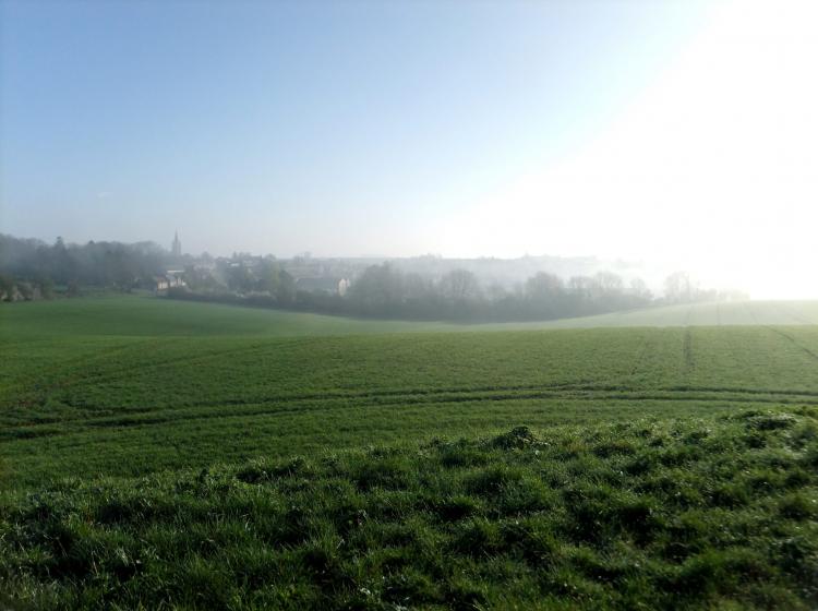 La silhouette du village depuis le promontoire de la tour