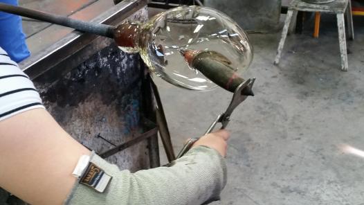sati mougard glass blowing unicorn