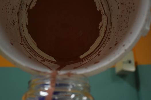 Email fini, reposé, et transvasé dans un bocal