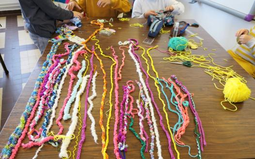 des fils de crochet de toutes les couleurs
