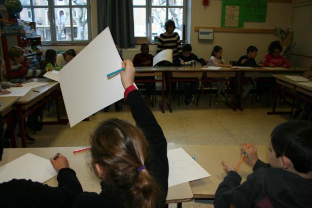 Des cadavres exquis... c'est un dessin collectif ?