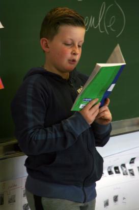 Lecture individuelle. Apprendre à donner son texte en lecture devant un public.