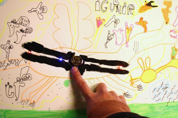 Leds et papier : découverte de l'encre conductrice