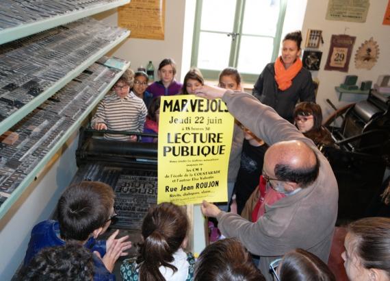 MAI : APPRENTIS TYPOGRAPHES, APPRENTIS AUTEURS