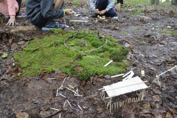 la partie construction en forêt