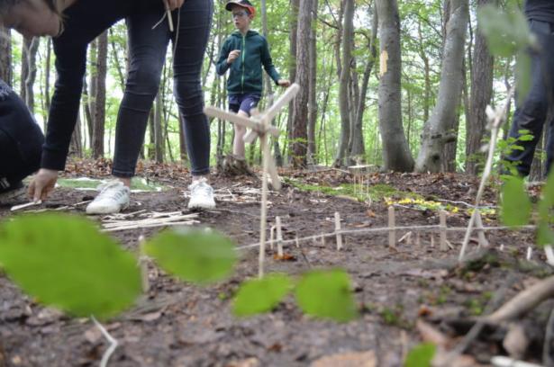 la partie construction en forêt