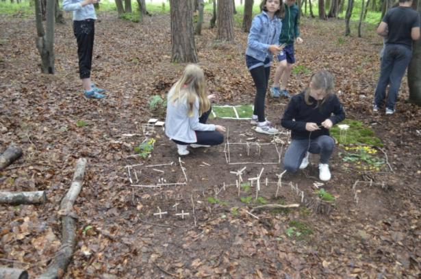 la partie construction en forêt