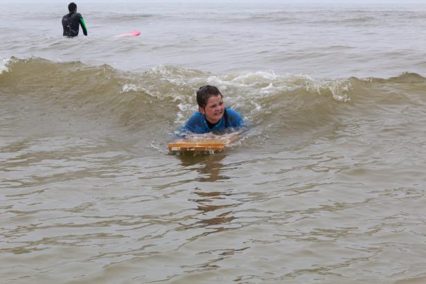 Test des objets de glisse dans les vagues de Pourville