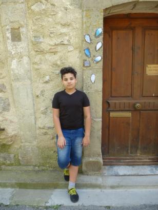 ça y est, on colle dans les rues de Lagrasse