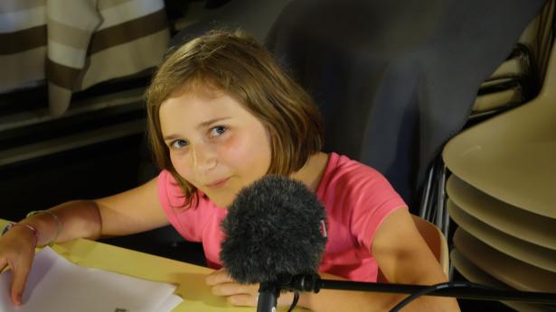 Zoé au micro
