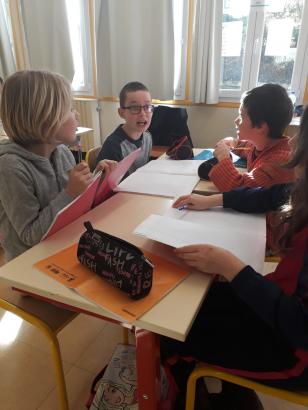Jour 12 - Les marionnettes s'invitent chez les CM