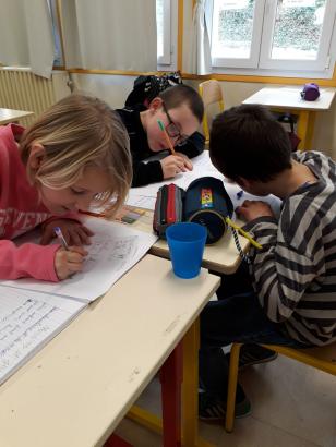 Jour 12 - Les marionnettes s'invitent chez les CM