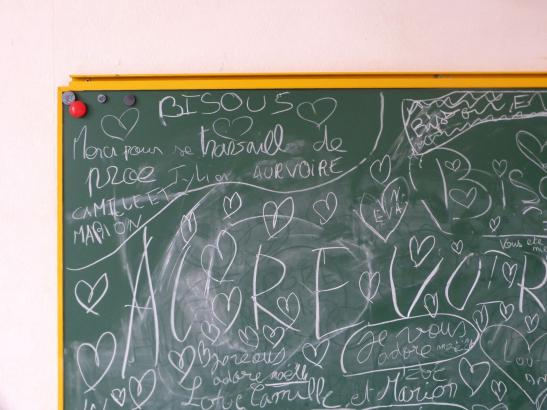 Le tableau, couvert de cœurs !