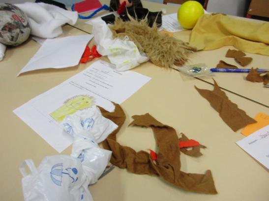 Fin de fabrication des marionnettes
