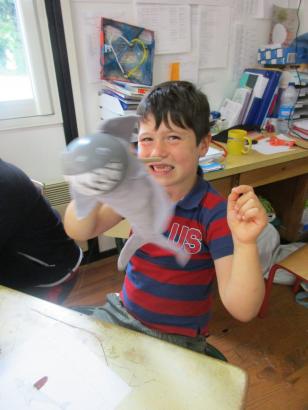 Fin de fabrication des marionnettes