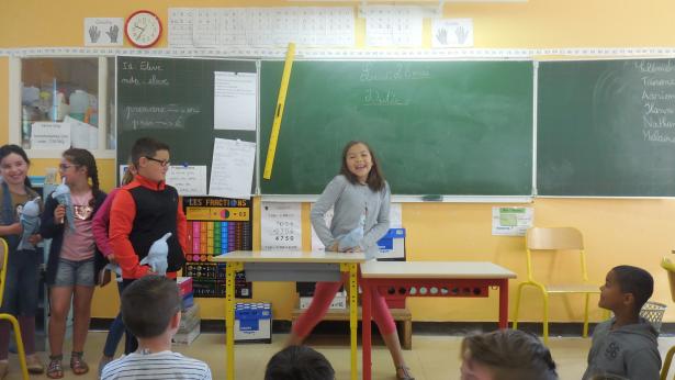 Réveil et défilé de marionnettes CM