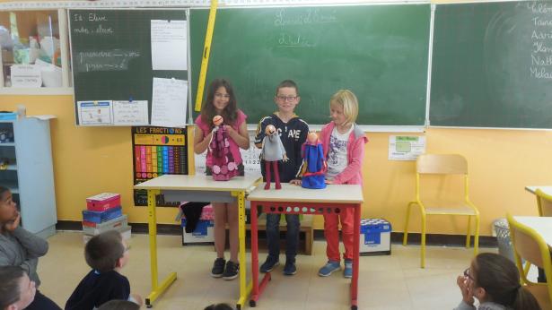 Réveil et défilé de marionnettes CM