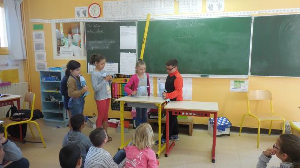 Réveil et défilé de marionnettes CM