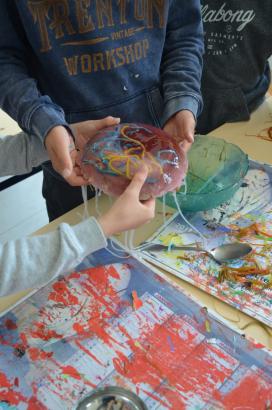 Atelier de gélatine : création des méduses éphémères