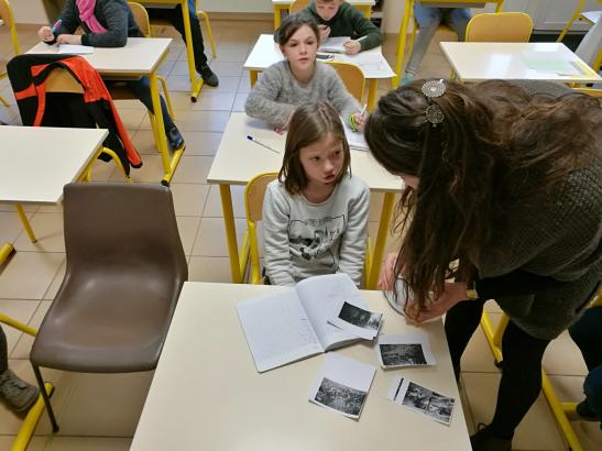 Une histoire, une liste de mots, un souvenir, une description d'un son, d'une musique... je passe discuter des envies de chacun © Mathieu Moncomble