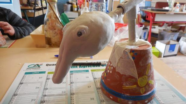 Marionnettes en cours de modelage - séchage