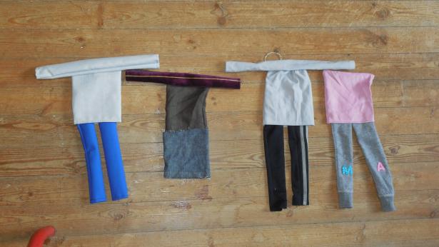 Les vêtements de marionnettes en cours...