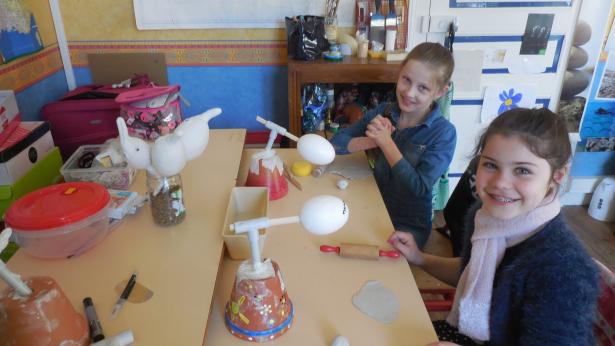 Marionnettes en cours de modelage - séchage