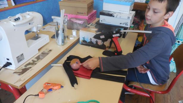 Marionnettes en construction #6 – Un nouvel ami