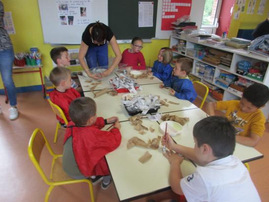 Marionnettes géantes  avec les maternelles