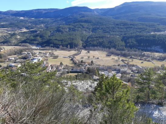 Barret-sur-Méouge depuis la Chapelle des Pénitents