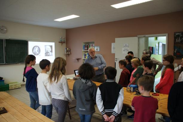 Recherche sur la conduction électrique avec l'Abbé Nollet