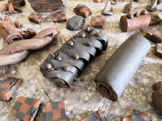 Terres mêlées, nériage. Atelier dans le cadre du projet pâtissez-tapissez, programme création en cours. 