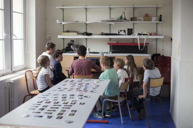 Les élèves de CM2 écoutent leurs sons