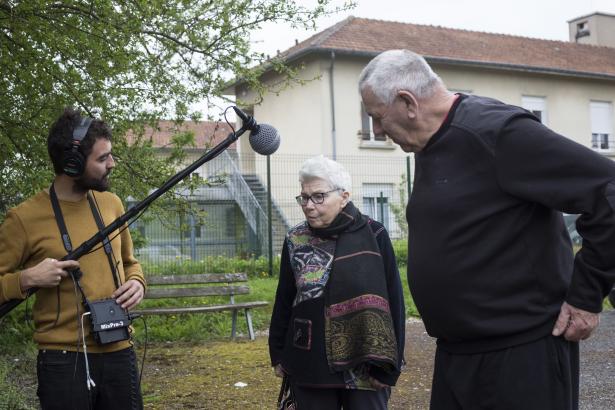 Marie-Claude et Jean-Claude nous emmènent au poulailler de l'EHPAD