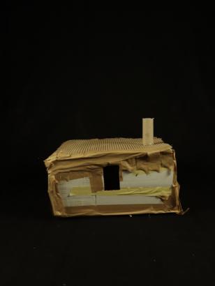 Marion Bouture création en cours Villiers-en-Lieu maquette maison en carton