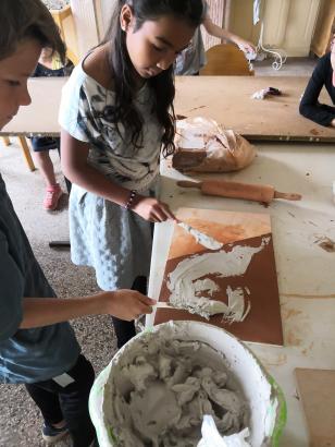 Création en cours, projet Pâtissez-tapissez ! Atelier Mille-feuille, école Lou Malhoulet, Le Pouget.