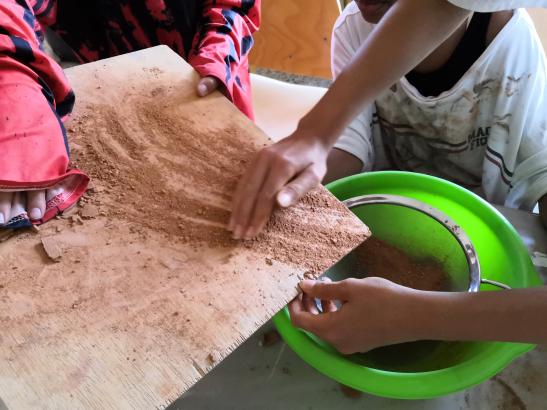 Projet Pâtissez-tapissez !, programme création en cours, Ecole Lou Malhoulet, Atelier Nappé·e·s, argile