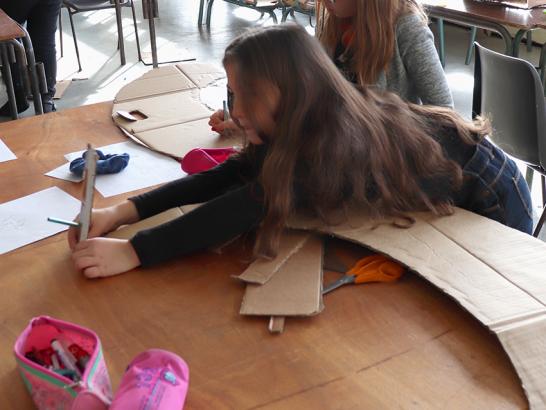 marion-bouture-creation-en-cours-villiers-en-lieu-CM1-CM2-maison-en-carton