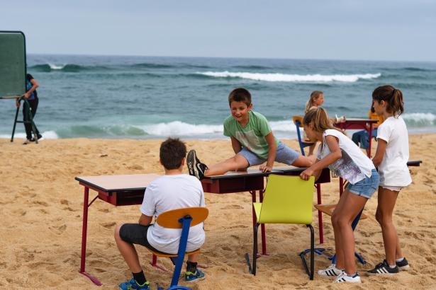 Le patrimoine de l'ordinaire école plein air sur la plage Cap de l'Homy Dorian Degoutte