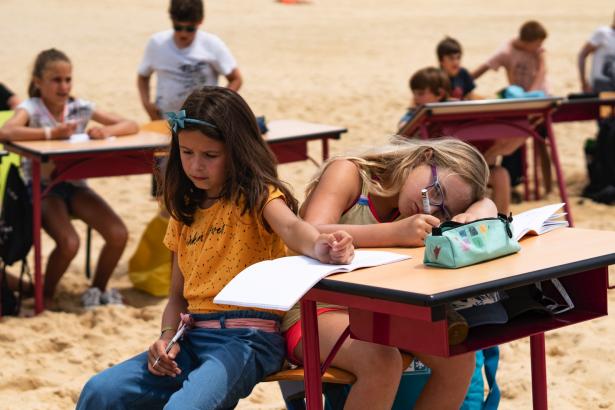 Le patrimoine de l'ordinaire école plein air sur la plage Cap de l'Homy Dorian Degoutte