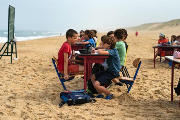 Le patrimoine de l'ordinaire école plein air sur la plage Cap de l'Homy Dorian Degoutte