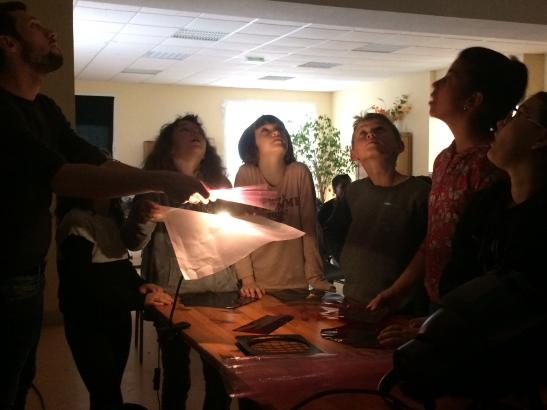 atelier pratique théâtre d'ombres enfants