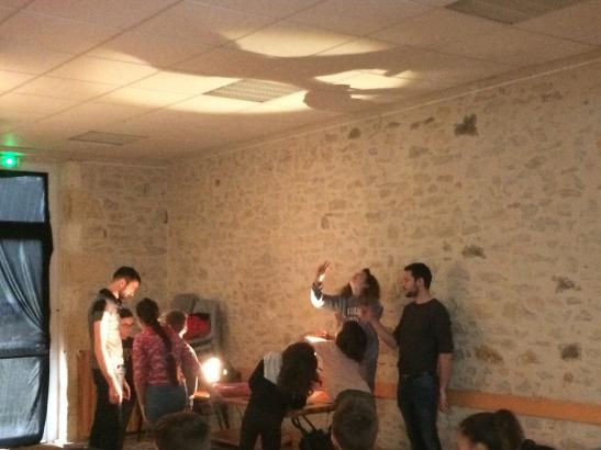 atelier pratique théâtre d'ombres enfants
