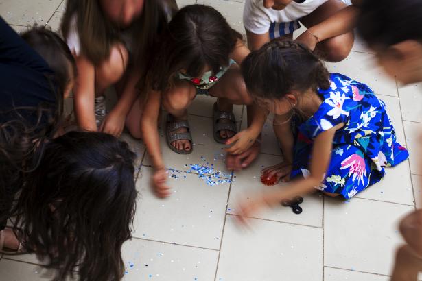 Ramassage de confettis