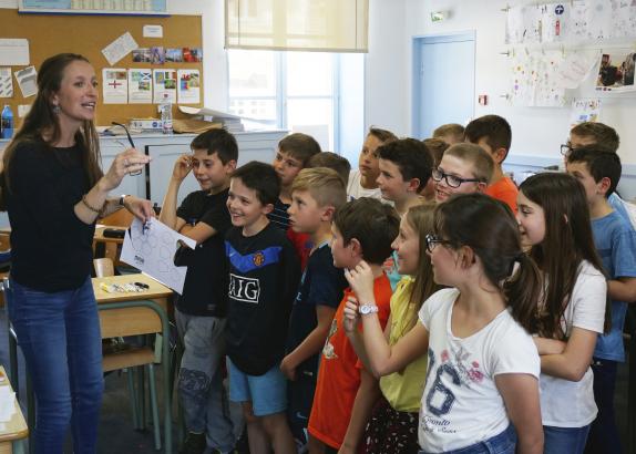 enfants chant maitresse ecole