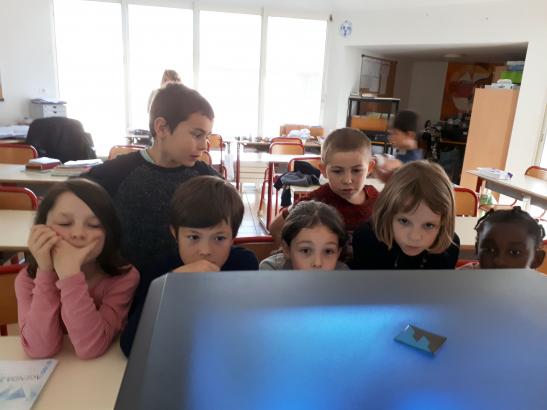 La classe devant l'imprimante