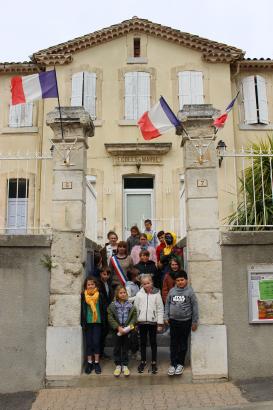Photo devant la mairie