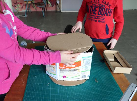 marion-bouture-creation-en-cours-villiers-en-lieu-CM1-CM2-maison-en-carton