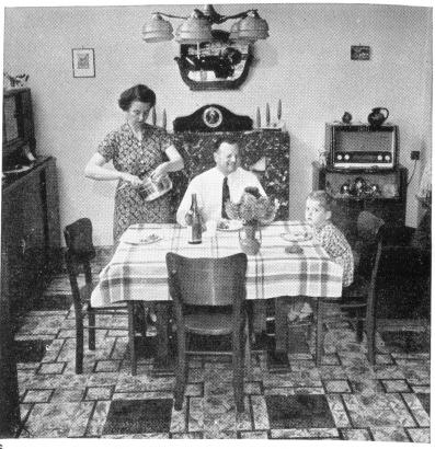 Famille à table